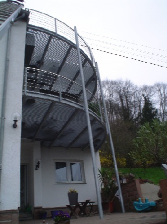 Eine der vielen Möglichkeiten einen Stahlbalkon an zu bauen Eine der vielen Möglichkeiten einen Stahlbalkon an zu bauen